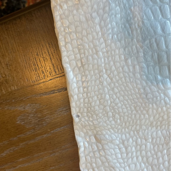 NWT WE THE FREE CROCODILE PRINT woman’s pants white size 27 - Picture 8 of 11